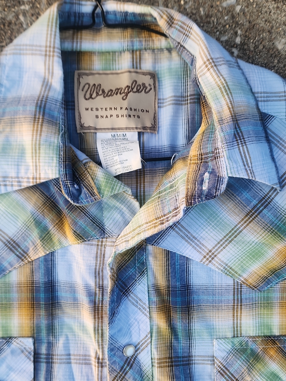 Wrangler Light Blue, Green and Tan Plaid Button-Down Short Sleeve Shirt